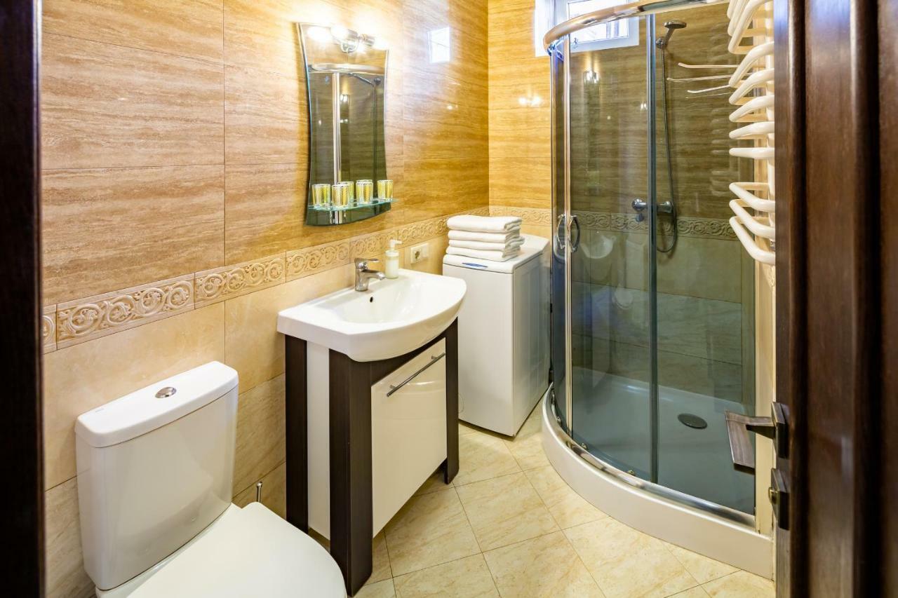 Alfa Apartments Kniazia Romana 11 Lviv Buitenkant foto