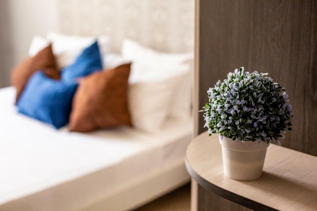 Alfa Apartments Kniazia Romana 11 Lviv Buitenkant foto