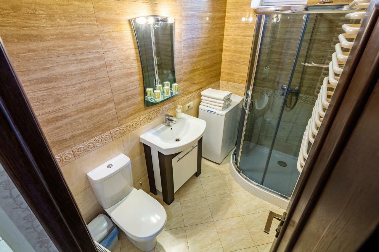 Alfa Apartments Kniazia Romana 11 Lviv Buitenkant foto